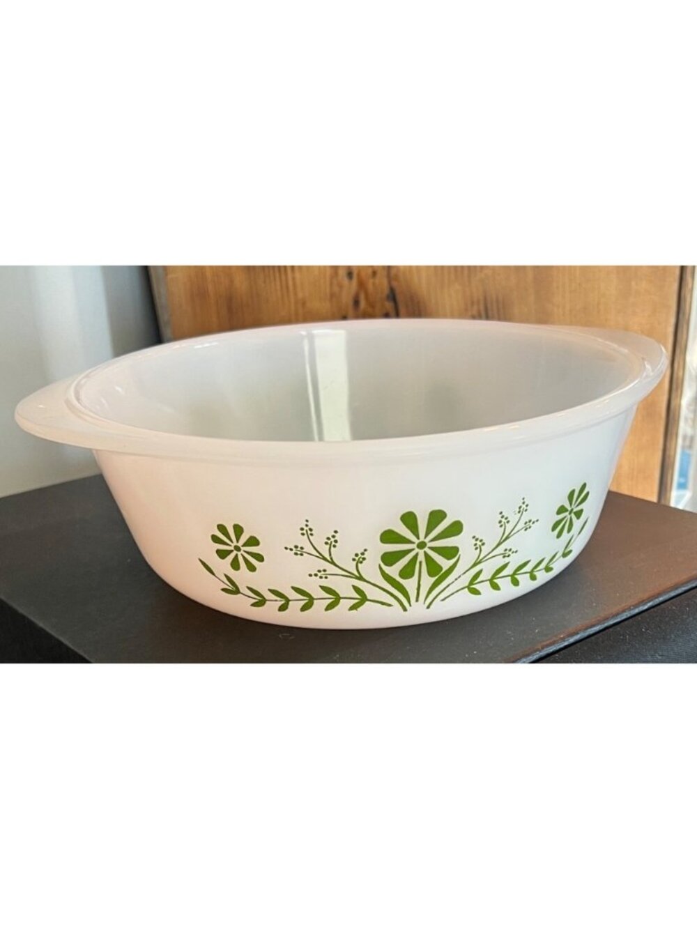 Vintage Glass Bake Green Daisy USA MADE casserole dish, J2600